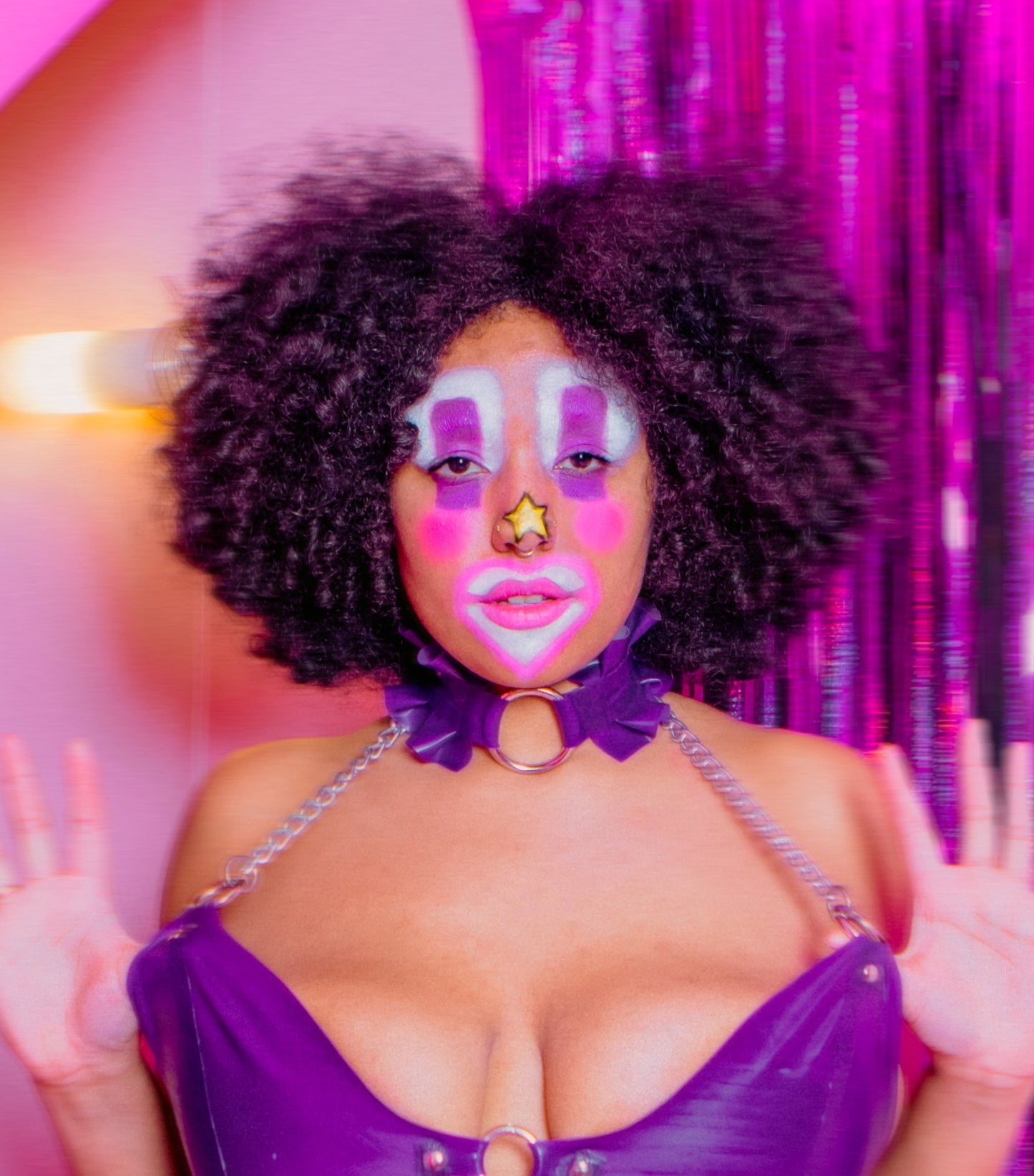 Frilly O Ring Collar